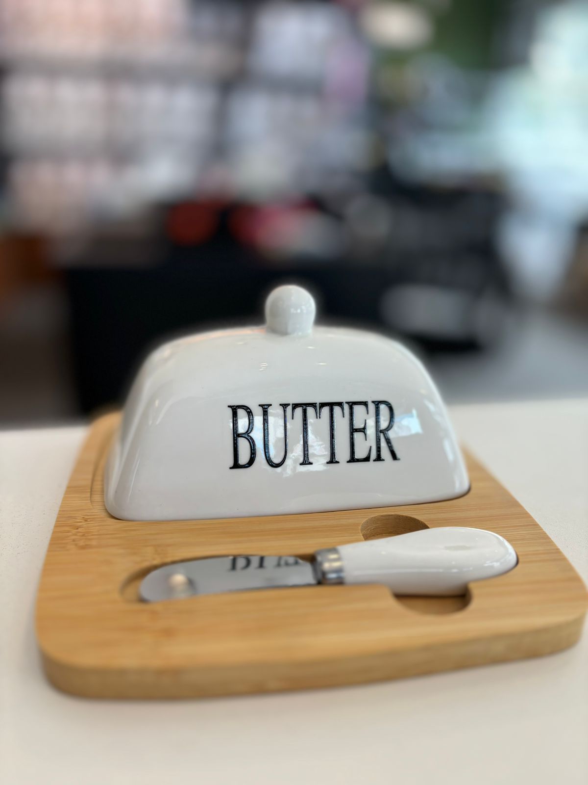 Beurrier en verre avec couvercle