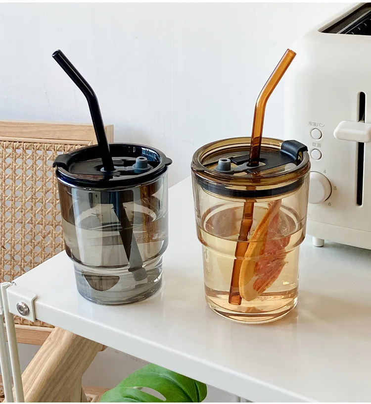 Tasse en paille de verre