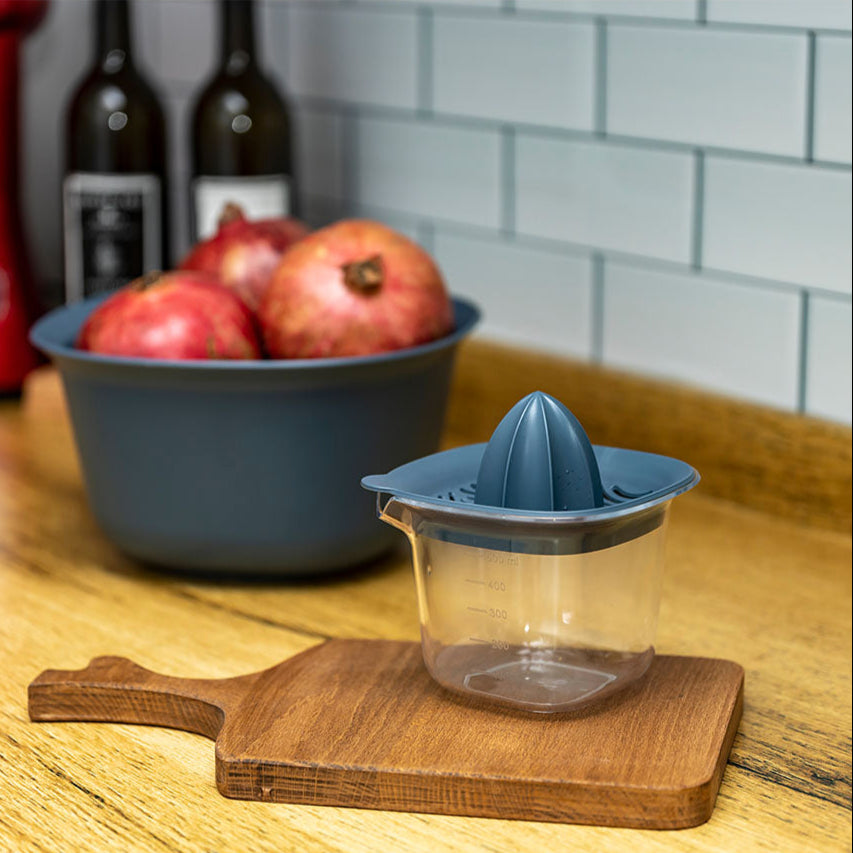 Presse-agrumes transparente