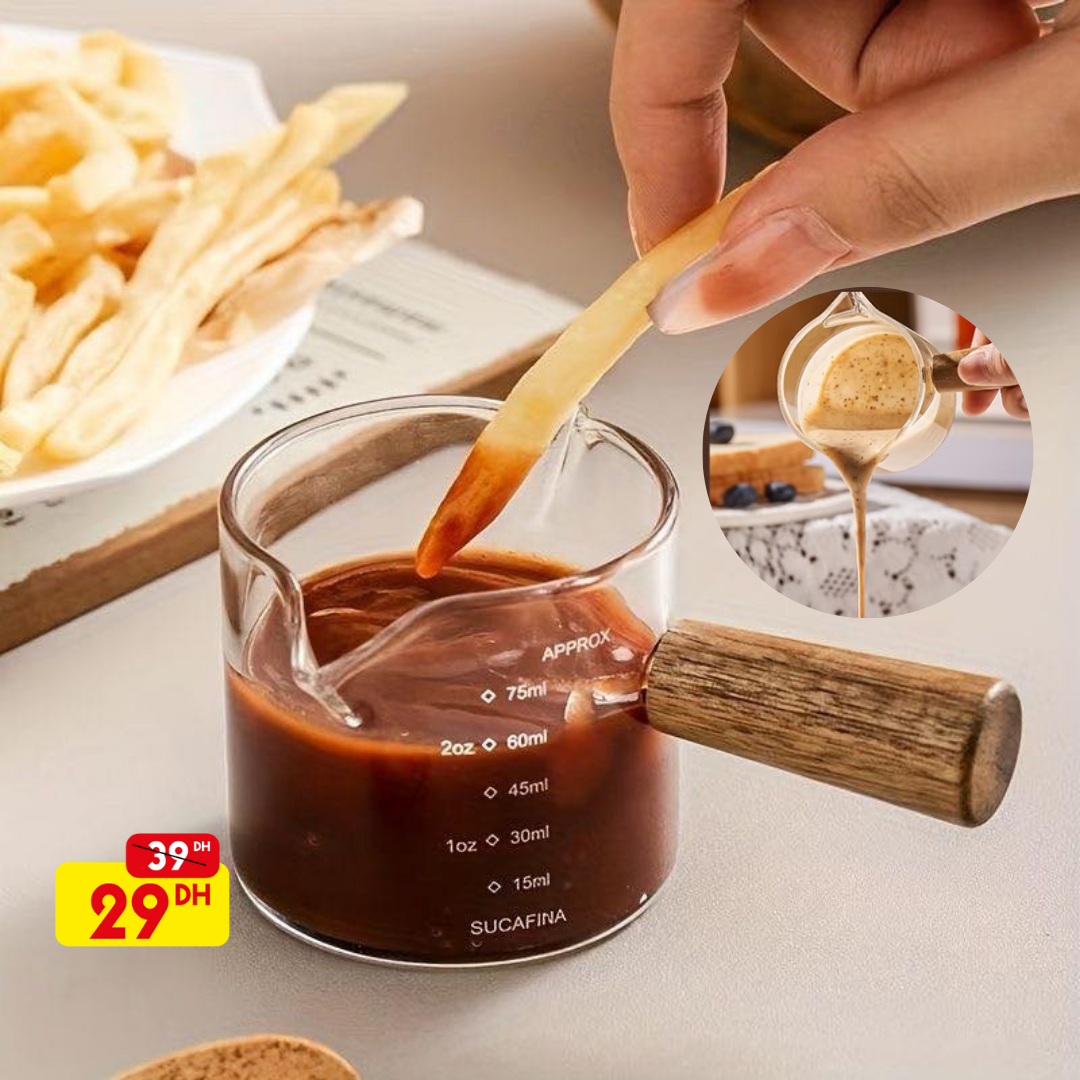 Saucière en verre transparent avec manche en bois